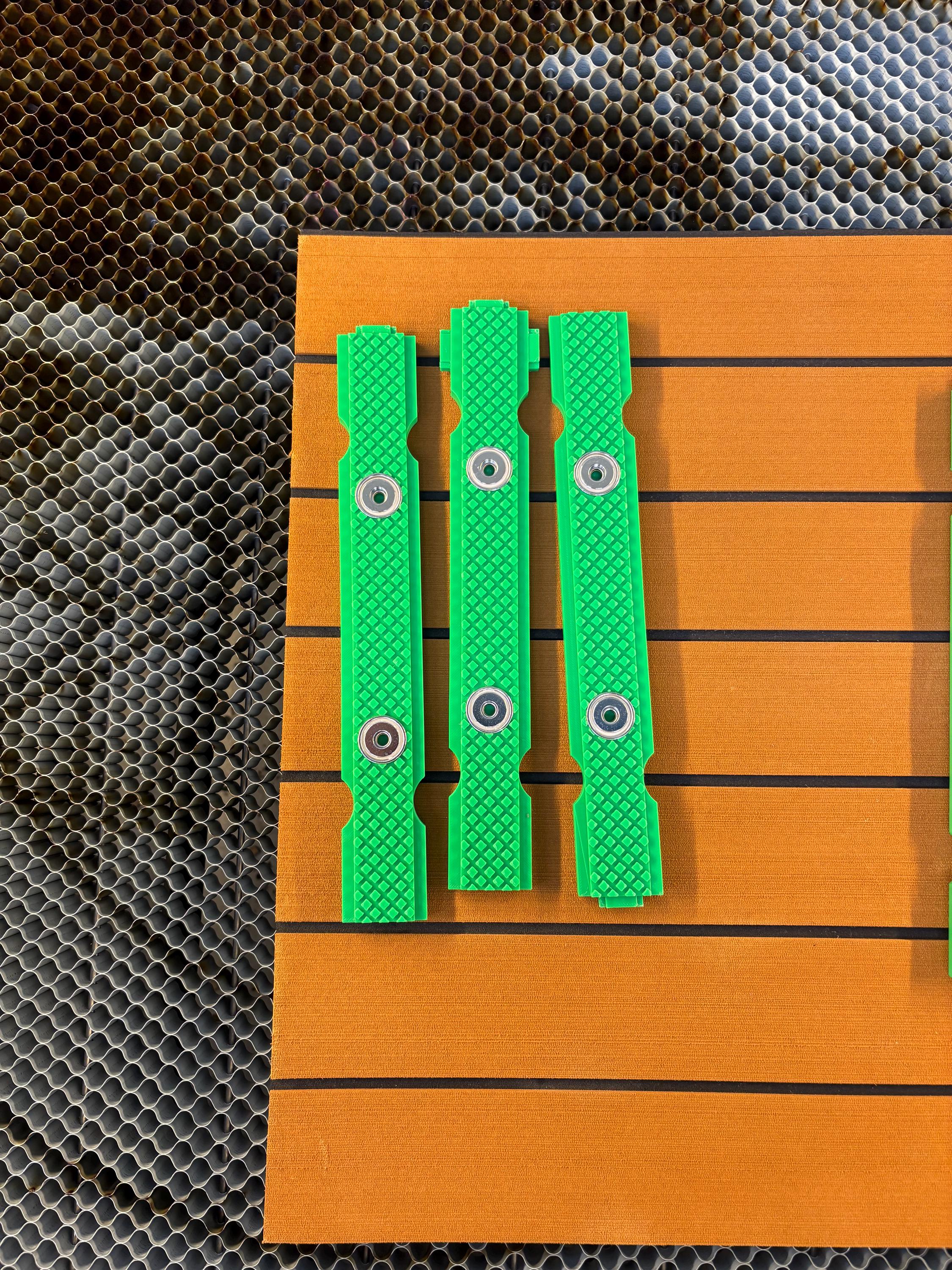 Magnetic Laser Bed Hold Downs – Dual-Sided Honeycomb Clamps with N52 Magnets and Non-Slip Grip photo 9